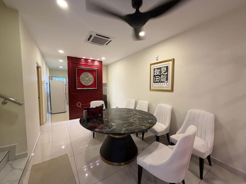 Rumah Teres untuk Dijual di Island Glades (Jelutong) - Qyan Goh - Dining Room - PropertyGuru.com.my