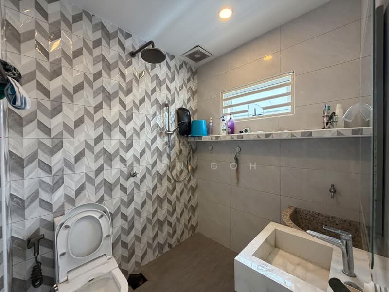 Rumah Teres untuk Dijual di Island Glades (Jelutong) - Qyan Goh - Bathroom - PropertyGuru.com.my