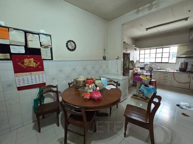 2-storey Terraced House for Sale in Taman Bayu Perdana (Klang) - Daniel Kok - Kitchen - PropertyGuru.com.my