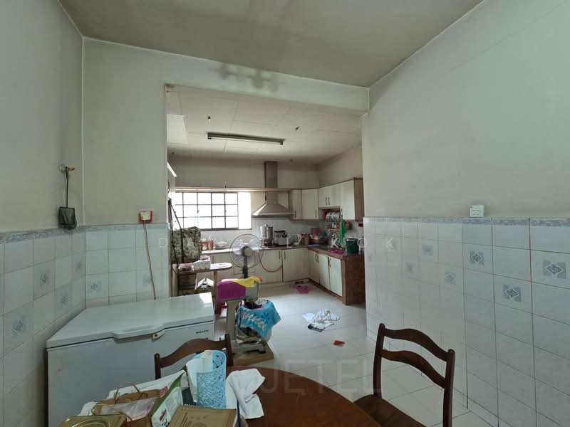 2-storey Terraced House for Sale in Taman Bayu Perdana (Klang) - Daniel Kok - Kitchen - PropertyGuru.com.my