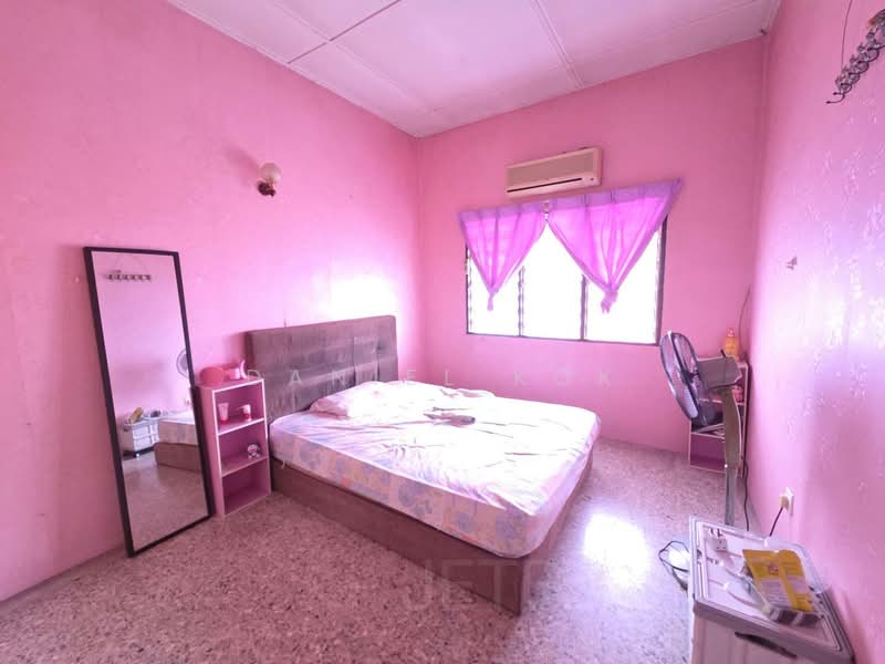 2-storey Terraced House for Sale in Taman Bayu Perdana (Klang) - Daniel Kok - Bedroom - PropertyGuru.com.my