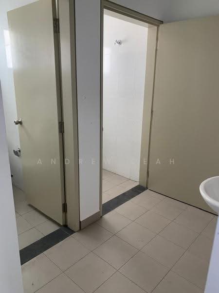 Shop / Office untuk Disewa di Seksyen U16 (Shah Alam) - Andrew Seah - Bathroom - PropertyGuru.com.my