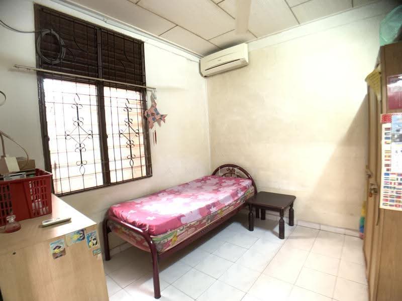 1-storey Terraced House for Rent in Lima Kedai (Skudai) - Alan Ler - Bedroom - PropertyGuru.com.my