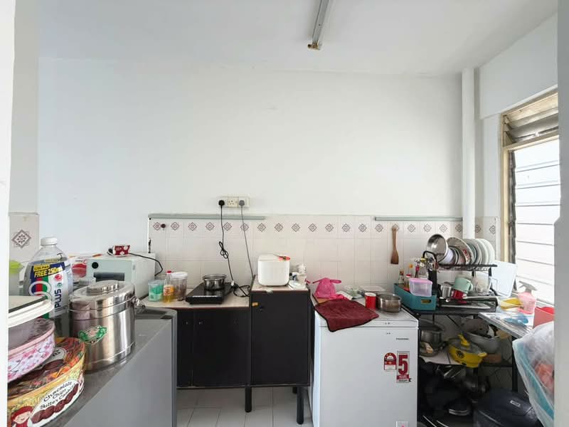 Kondominium untuk Dijual di Relau Indah Condominium - Jen Choo - Kitchen - PropertyGuru.com.my