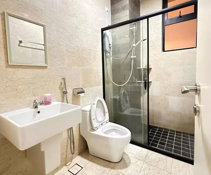 Townhouse for Sale in Bukit Gita Bayu (Seri Kembangan) - Evanslee . - Bathroom - PropertyGuru.com.my