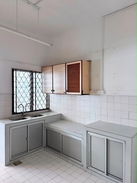 2-storey Terraced House for Sale in Taman Sri Putri (Skudai) - Seven Tay - Kitchen - PropertyGuru.com.my