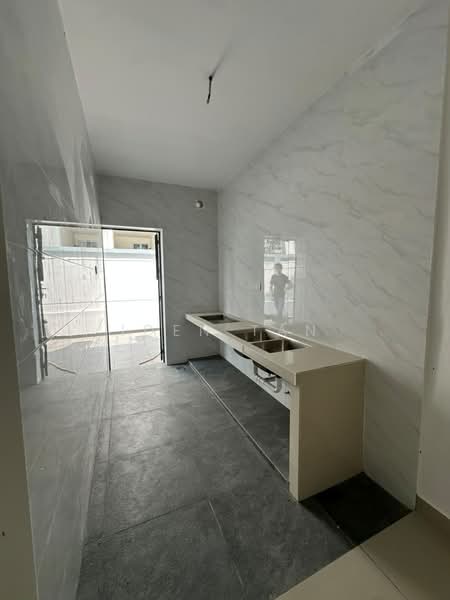 Cluster House for Sale in Taman Sri Pulai Perdana (Skudai) - Iden Tan - Kitchen - PropertyGuru.com.my
