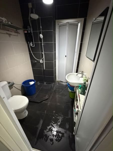 Rumah Teres untuk Dijual di Bandar Country Homes (Rawang) - SK Luk - Bathroom - PropertyGuru.com.my