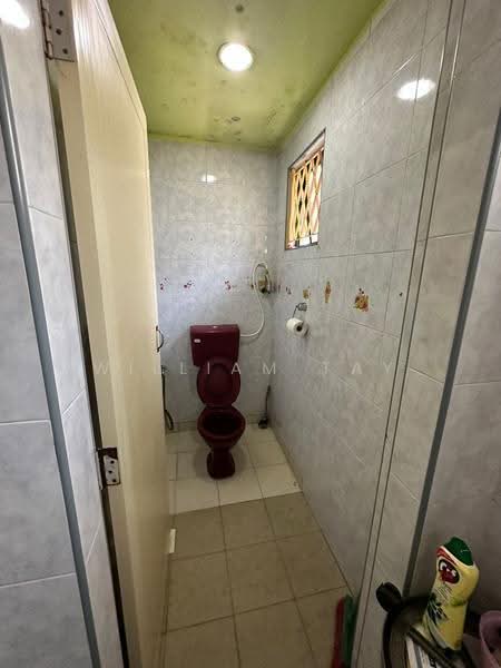 Rumah Teres 2-Tingkat untuk Dijual di Taman Pelangi (Johor Bahru) - William Tay - Bathroom - PropertyGuru.com.my