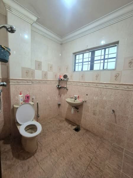 Bungalow House untuk Dijual di Gombak (Kuala Lumpur) - Nur Alia Omar - Bathroom - PropertyGuru.com.my