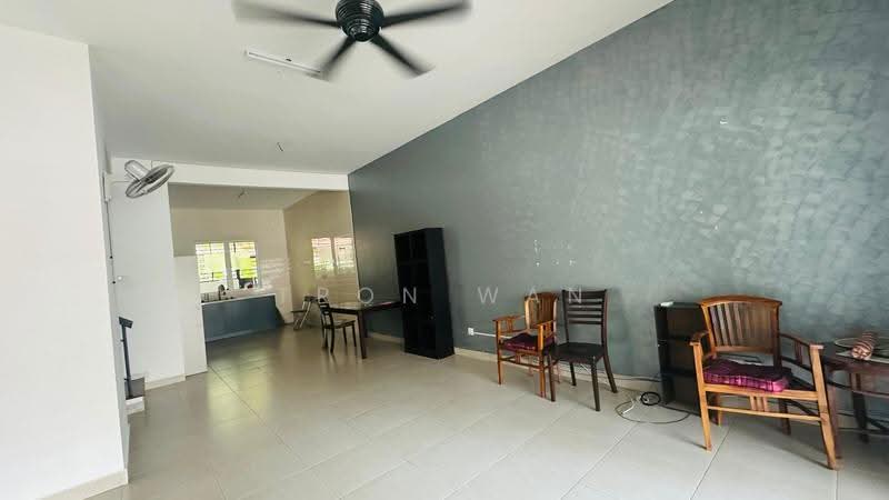 2-storey Terraced House for Rent in Puchong (Selangor) - Tron Wan - Living Room - PropertyGuru.com.my