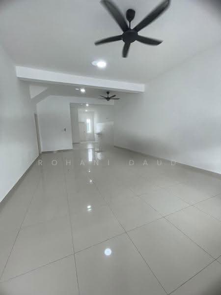 Rumah Teres 2-Tingkat untuk Disewa di Bandar Sri Sendayan (Negeri Sembilan) - Rohani Daud - Living Room - PropertyGuru.com.my