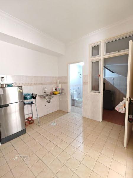 Cluster House for Sale in Setia Impian (Setia Alam) - Daniel Kok - Kitchen - PropertyGuru.com.my
