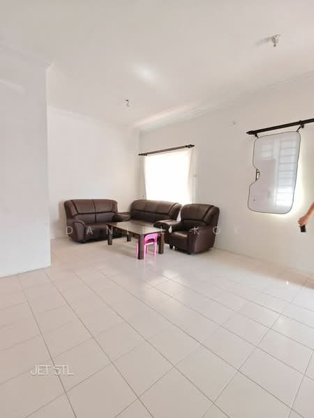 Cluster House for Sale in Setia Impian (Setia Alam) - Daniel Kok - Living Room - PropertyGuru.com.my