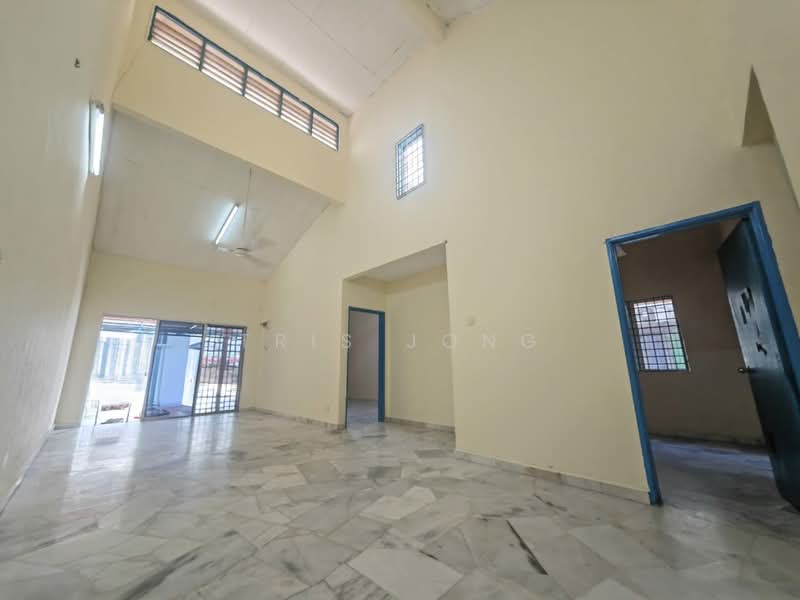 Rumah Teres 1-Tingkat untuk Dijual di Taman Velox (Rawang) - Tris Jong - Living Room - PropertyGuru.com.my