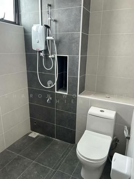 Rumah Teres 2-Tingkat untuk Disewa di Taman Austin Duta (Tebrau) - Sharon Wong Shu Shien - Bathroom - PropertyGuru.com.my