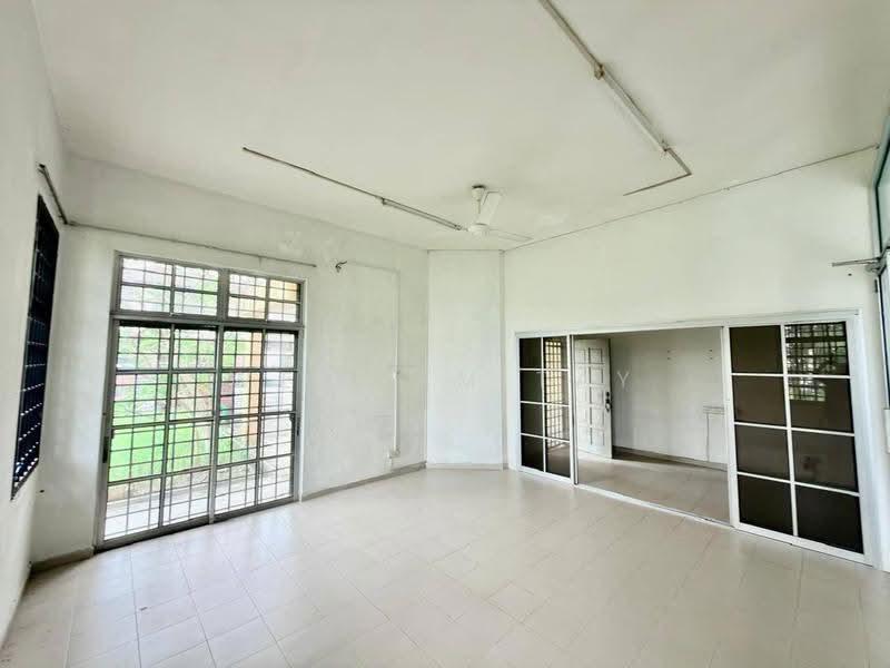 Semi-Detached House for Sale in Taman Munsyi Ibrahim (Johor Bahru) - William Tay - Living Room - PropertyGuru.com.my