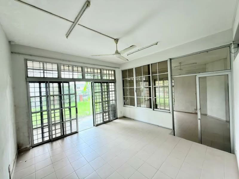 Semi-Detached House for Sale in Taman Munsyi Ibrahim (Johor Bahru) - William Tay - Living Room - PropertyGuru.com.my