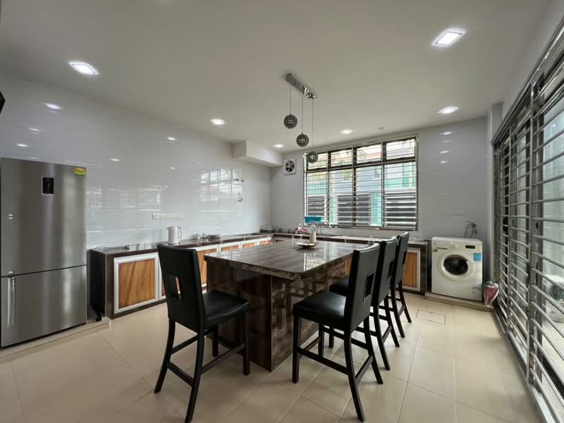 Cluster House for Sale in Taman Sutera Utama (Skudai) - William Tay - Kitchen - PropertyGuru.com.my