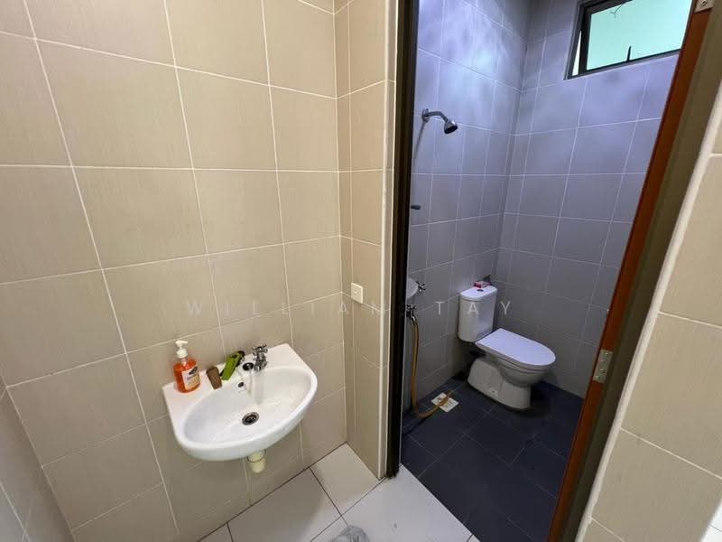 Cluster House for Sale in Taman Sutera Utama (Skudai) - William Tay - Bathroom - PropertyGuru.com.my