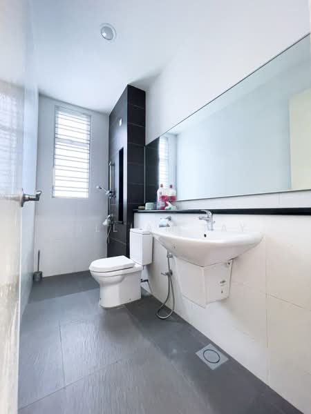 Bungalow House untuk Dijual di Taman Desa Tebrau (Tebrau) - William Tay - Bathroom - PropertyGuru.com.my