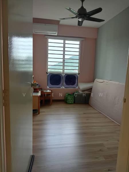 Pangsapuri untuk Dijual di Skyridge Apartment - Vivien Chew - Bedroom - PropertyGuru.com.my