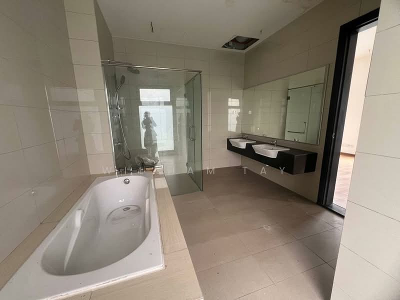 Rumah Berkembar untuk Dijual di Taman Molek (Johor Bahru) - William Tay - Bathroom - PropertyGuru.com.my