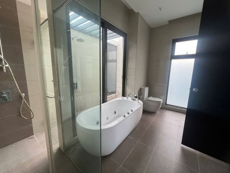 Rumah Berkembar untuk Dijual di Taman Molek (Johor Bahru) - William Tay - Bathroom - PropertyGuru.com.my