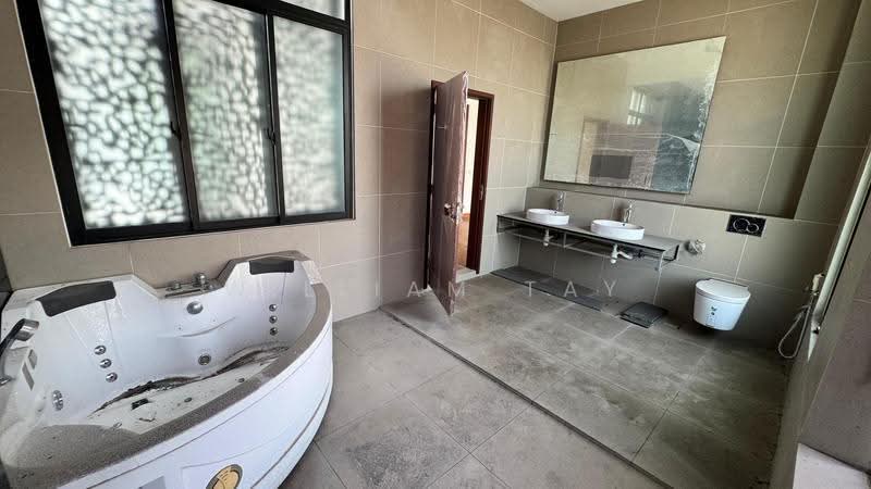 Semi-Detached House for Sale in Nusa Duta (Iskandar Puteri (Nusajaya)) - William Tay - Bathroom - PropertyGuru.com.my