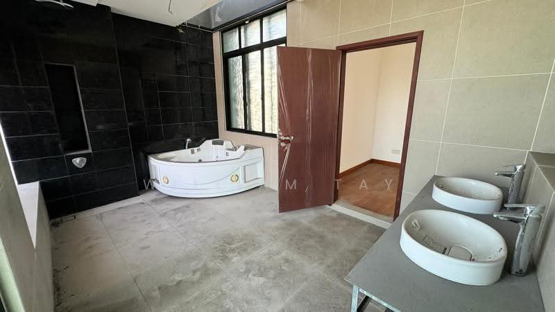 Semi-Detached House for Sale in Nusa Duta (Iskandar Puteri (Nusajaya)) - William Tay - Bathroom - PropertyGuru.com.my