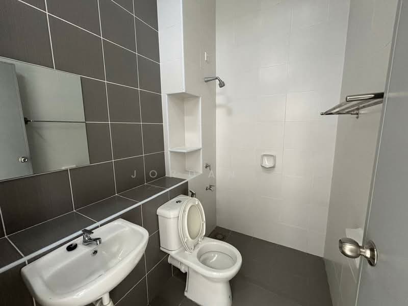 2-storey Terraced House for Rent in Setia Eco Gardens (Gelang Patah) - Jordan . - Bathroom - PropertyGuru.com.my