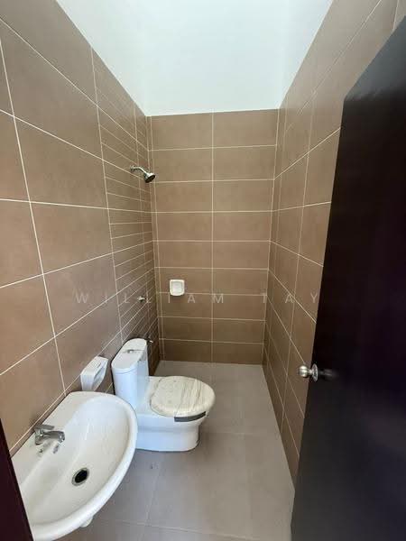 Semi-Detached House for Sale in Bandar Dato Onn (Tebrau) - William Tay - Bathroom - PropertyGuru.com.my