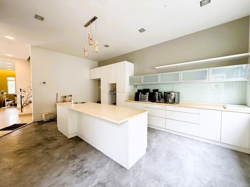 Semi-Detached House for Sale in Bandar Dato Onn (Tebrau) - William Tay - Kitchen - PropertyGuru.com.my