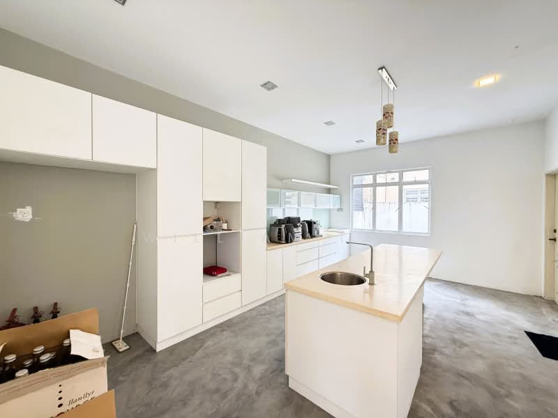 Semi-Detached House for Sale in Bandar Dato Onn (Tebrau) - William Tay - Kitchen - PropertyGuru.com.my