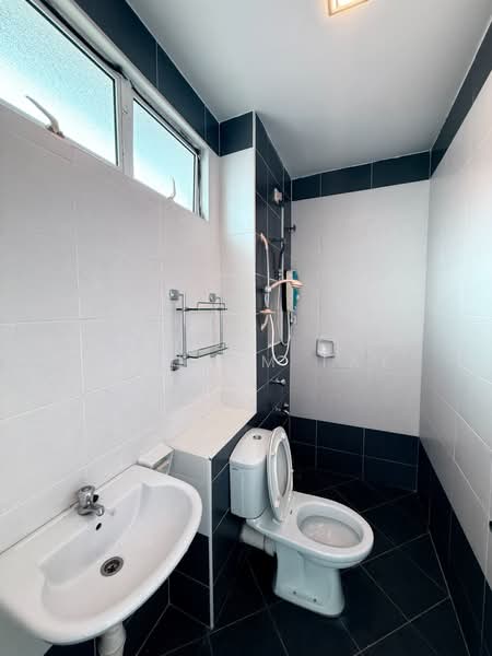 Semi-Detached House for Sale in Bandar Dato Onn (Tebrau) - William Tay - Bathroom - PropertyGuru.com.my