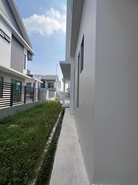 Cluster House for Sale in Johor Bahru (Johor) - Shishi . - Exterior - PropertyGuru.com.my