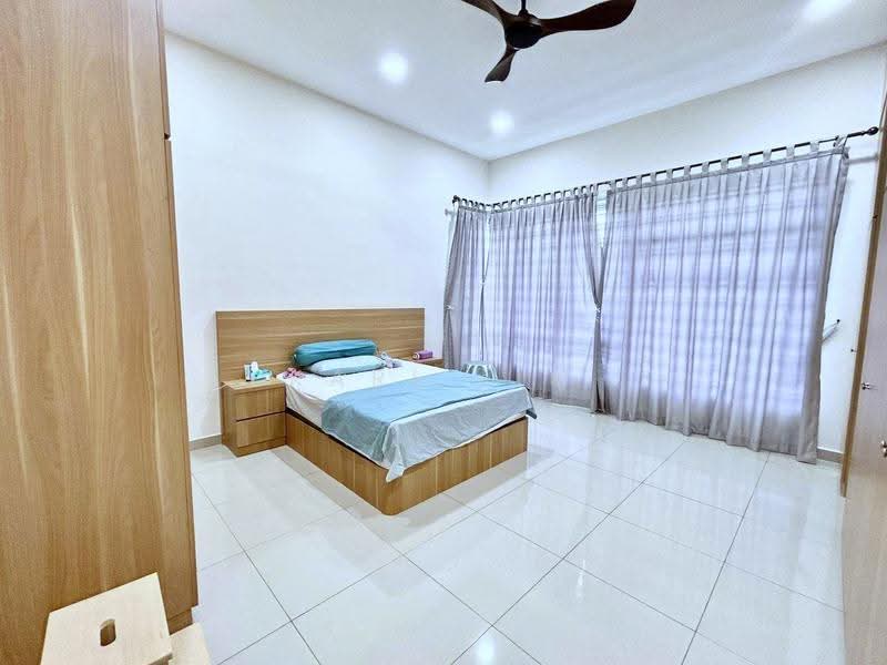 Rumah Teres 2-Tingkat untuk Dijual di Taman Impian Emas (Skudai) - Karl Lim - Bedroom - PropertyGuru.com.my