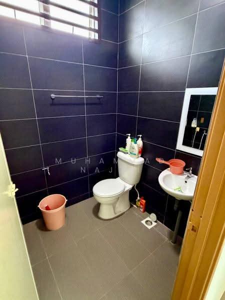 Bungalow House untuk Dijual di Kemaman (Terengganu) - Muhammad Najmi - Bathroom - PropertyGuru.com.my
