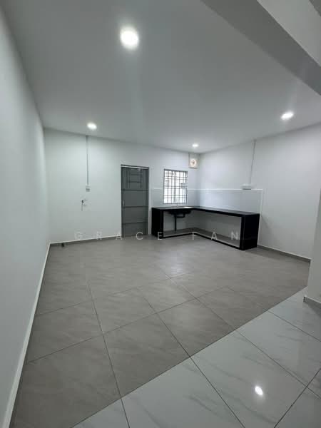 2-storey Terraced House for Sale in Taman Kluang Indah (Kluang) - Grace Fan - Kitchen - PropertyGuru.com.my