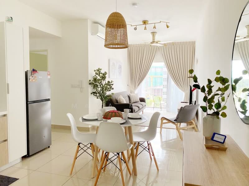 Kediaman Servis untuk Disewa di Cerrado Residence @ Southville City - Maya Myra - Living Room - PropertyGuru.com.my