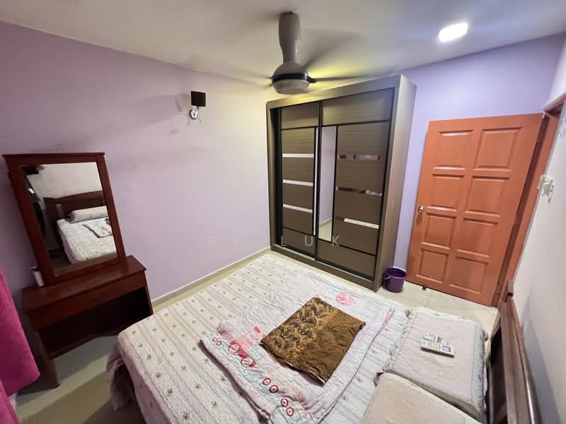 Pangsapuri untuk Dijual di Rajawali Apartment - SK Luk - Bedroom - PropertyGuru.com.my