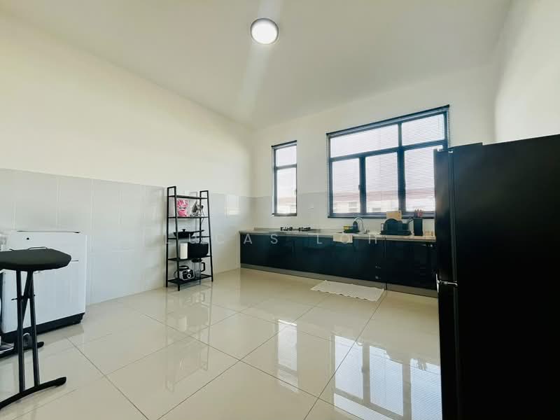 Townhouse for Sale in Eco Grandeur (Puncak Alam) - Lucas Loh - Kitchen - PropertyGuru.com.my