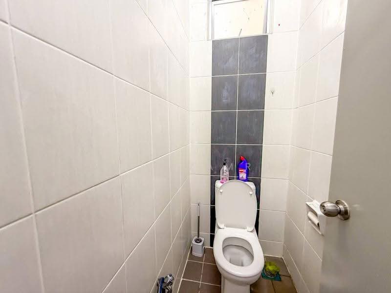 Shop / Office for Sale in Bandar Baru Bangi (Selangor) - Izzat Zamros - Bathroom - PropertyGuru.com.my