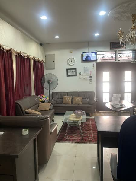Bungalow House untuk Dijual di Taman Ayer Rajah (Pulau Tikus) - Kay Wong - Living Room - PropertyGuru.com.my