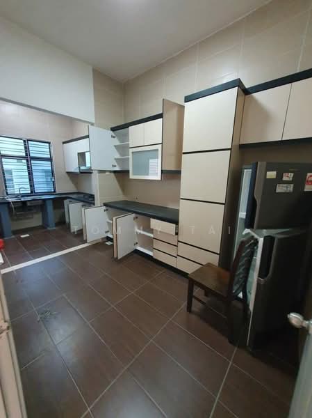 Rumah Teres 2-Tingkat untuk Dijual di Setia Tropika (Johor Bahru) - Tommy Tai - Kitchen - PropertyGuru.com.my