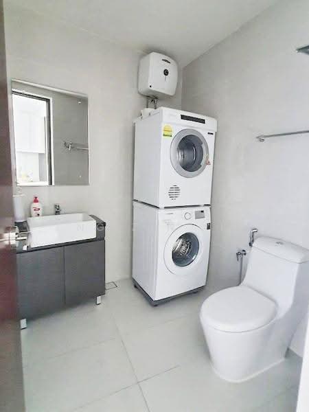 Condominium for Rent at Amberside @ Country Garden Danga Bay - NG ZEN XI - Bathroom - PropertyGuru.com.my