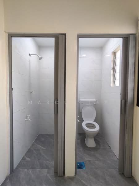 Rumah Flat untuk Dijual di Taman Melor - Marcus Tey - Bathroom - PropertyGuru.com.my