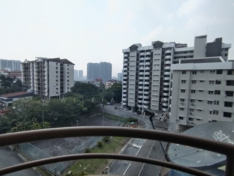 Kondominium untuk Dijual di Meadow Park 2 - William Lim - Exterior - PropertyGuru.com.my