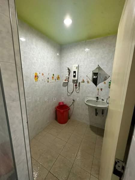 Rumah Teres 2-Tingkat untuk Dijual di Taman Pelangi (Johor Bahru) - Cyrus Yeap - Bathroom - PropertyGuru.com.my