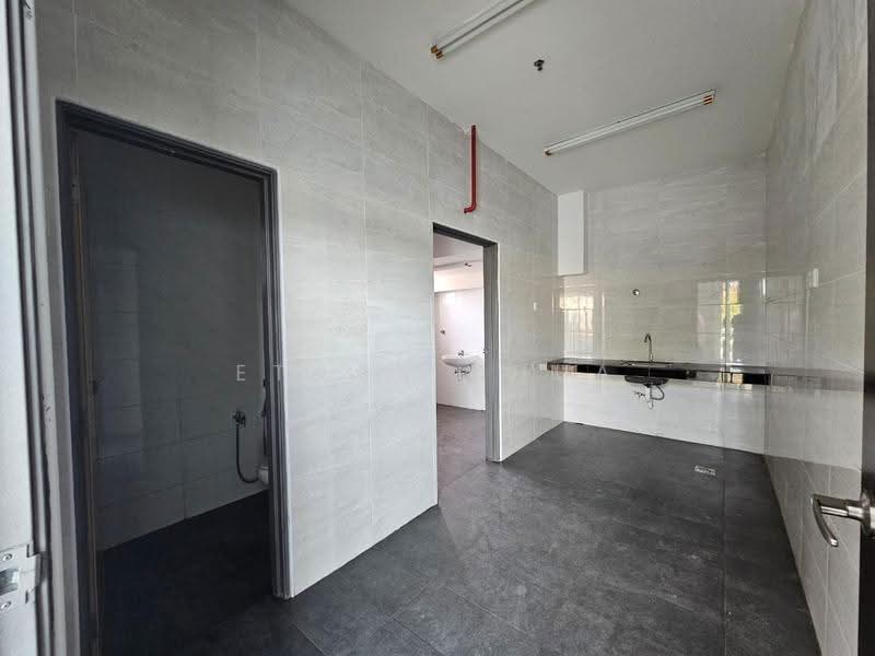 Detached Factory for Sale in Kampung Sijangkang (Telok Panglima Garang) - Ethan Chua - Kitchen - PropertyGuru.com.my